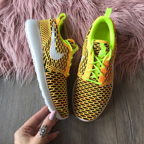 Nike Women's Yellow Sneakers - Picture 7 of 8